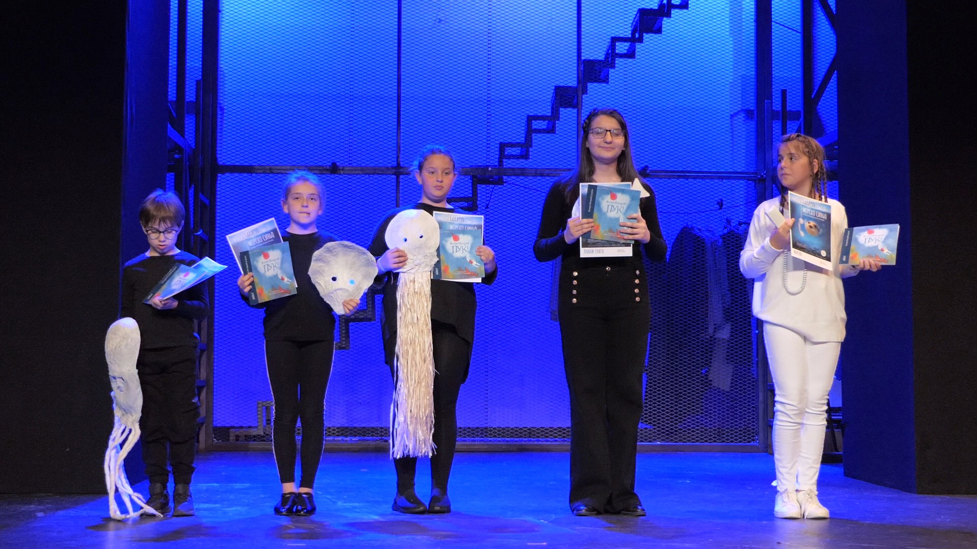 Училище „Паисий Хилендарски“ организира празничен спектакъл по повод Световния ден на книгата  